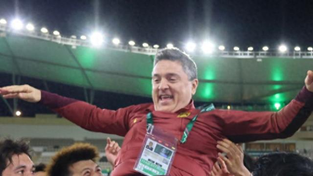 开云品牌-安东尼奥“铁腕治军”:球员酒店至训练场两点一线,不得随意点外卖|U23|国足|中国男足|U23亚洲杯|足协_新浪体育_新浪新闻