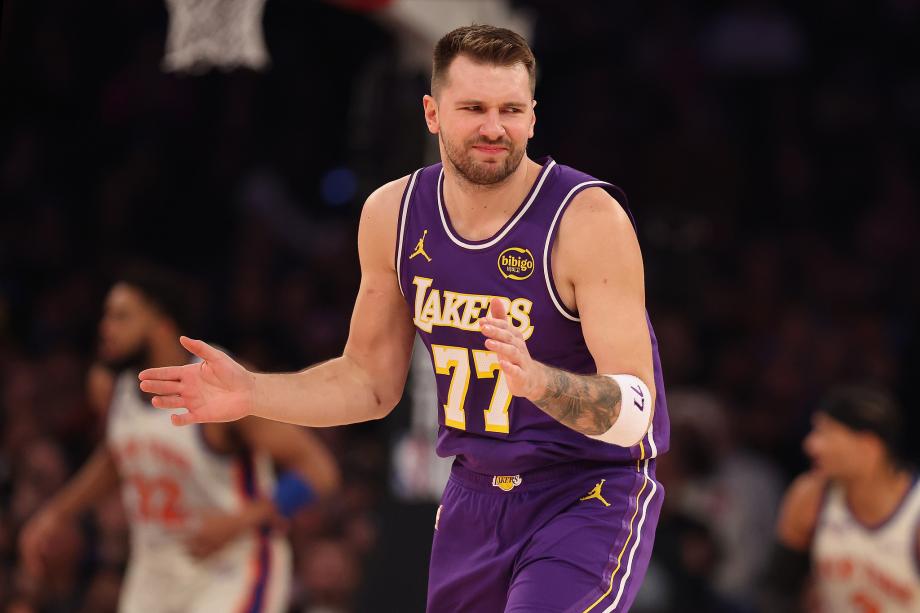 [图]东契奇30+15+8 湖人客场不敌尼克斯