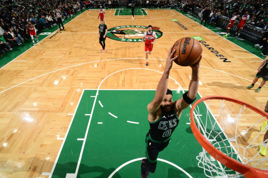 [图]塔图姆20+14+7奎塔24+10 凯尔特人主场轻取奇才